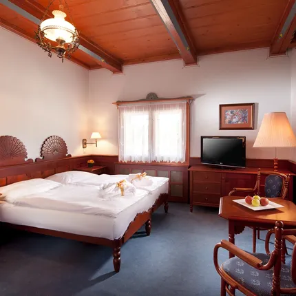 dvoulůžkový pokoj v hotelu Jurkovičův dům dvoulůžkový pokoj v hotelu Jurkovičův dům