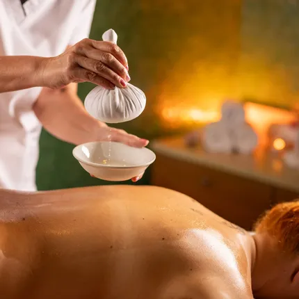 masáž měšci s himalájskou solí