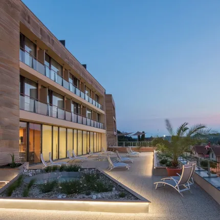 nová budova hotelu Alexandria nová budova hotelu Alexandria