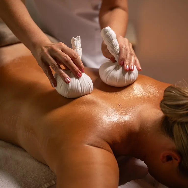 masáž měšci s himalájskou solí