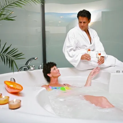 wellness terasa s venkovními whirlpooly wellness terasa s venkovními whirlpooly
