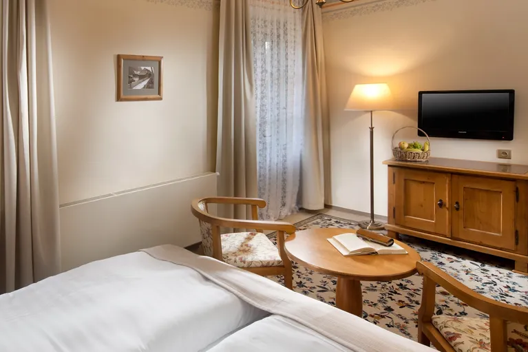 Pod lipami Pod lipami