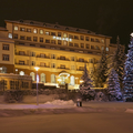 Pohled na zasněžený hotel Palace**** v noci