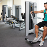 Fitness centrum vybavené kvalitními stroji